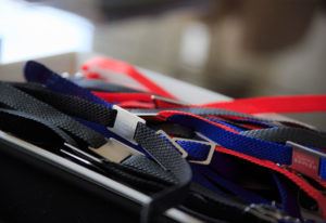 Primer plano de las correas en la jornada de presentación de la nueva colección de la marca de relojes de alta gama NOMOS Glashütte. Reportaje de Andrea Aragón