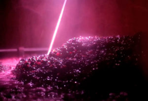 Uva fermentando. Bodegas Señorío de Villarrica pertenece a una familia de viticultores y bodegueros de la D.O.Ca. Rioja, asentados tradicionalmente en el corazón de la Rioja Alta, en San Asensio y con bodega en Hervías. Reportaje de Andrea Aragón