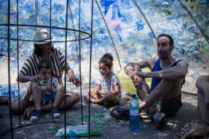 Jorge en el interior del meteorito.